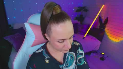 Dia  online show from November 27, 5:32 am