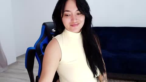 Snapshot of perfect_daisy chatting on October 1, 7:35 am Daisy online show from October 1, 7:35 am