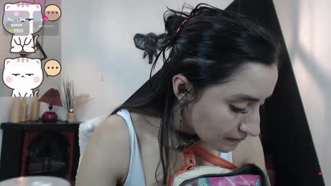 Snapshot of perla_campbell chatting on December 14, 2:42 pm online show from December 14, 2:42 pm