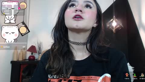 Snapshot of perla_campbell chatting on December 23, 8:03 pm online show from December 23, 8:03 pm
