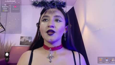 Snapshot of perla_campbell chatting on October 8, 7:29 pm online show from October 8, 7:29 pm