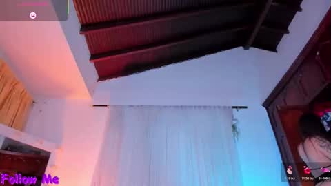 Perla online show from January 11, 3:00 am