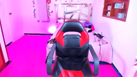 PERLA online show from April 18, 7:07 pm