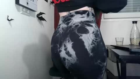 Persephone online show from April 17, 12:07 pm