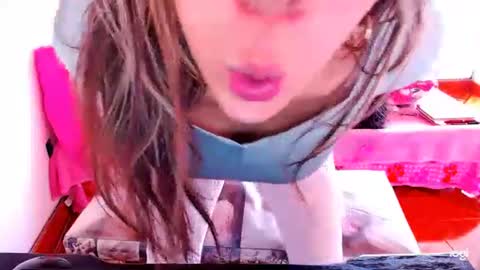 Snapshot of perverthotgirl chatting on October 15, 7:05 pm linda online show from October 15, 7:05 pm