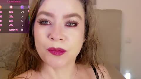 Snapshot of petersemily chatting on October 11, 11:07 pm Peters Emily online show from October 11, 11:07 pm