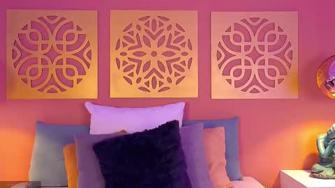 Alice   online show from October 31, 5:42 am