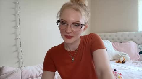 Little cupcake online show from April 27, 6:16 pm