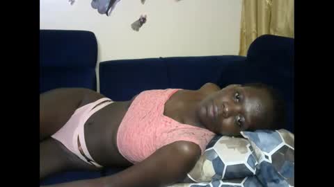 petite_lavi2 online show from April 26, 1:42 pm