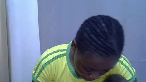 Snapshot of petite_melan chatting on September 16, 11:18 am petite_melan online show from September 16, 11:18 am