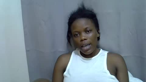 Snapshot of petite_melan chatting on October 3, 10:15 pm petite_melan online show from October 3, 10:15 pm