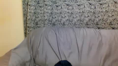 petite_queen001 online show from March 9, 6:00 pm