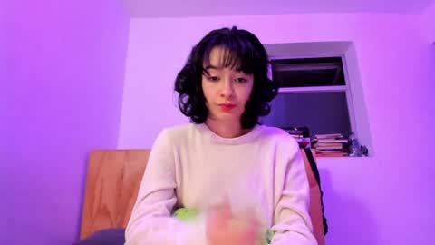 Snapshot of petitee_lunna chatting on January 27, 2:31 am Lunna online show from January 27, 2:31 am