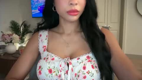 PetitePrincess online show from June 6, 1:23 am