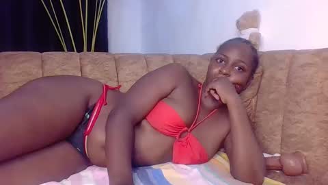 Snapshot of petiterissa chatting on February 18, 1:32 am RISSA online show from February 18, 1:32 am