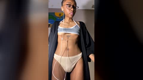 petitetingz online show from June 2, 7:20 am