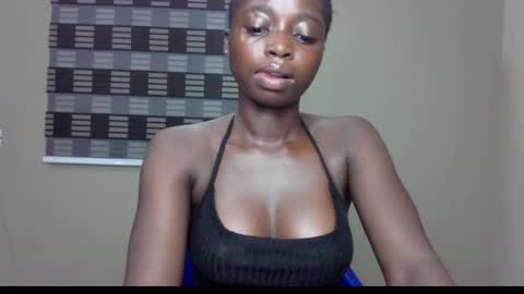 petitexxebony online show from June 6, 11:33 pm