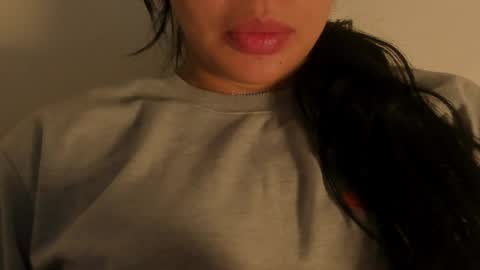 Snapshot of petitgirl_ chatting on October 20, 6:00 pm J A S S online show from October 20, 6:00 pm