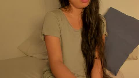 Snapshot of petitgirl_ chatting on March 3, 8:29 pm J A S S online show from March 3, 8:29 pm
