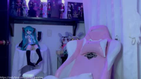 i.. .U can call me Nick ....    Help me to reach 200 thumbs up online show from December 20, 12:25 am