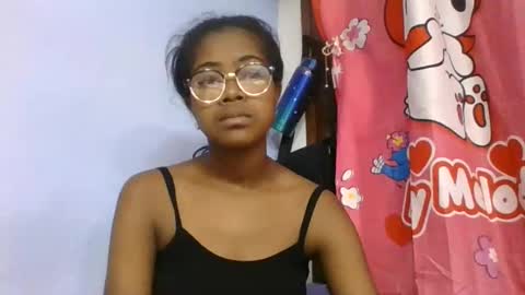 phania185885 online show from June 9, 5:18 am