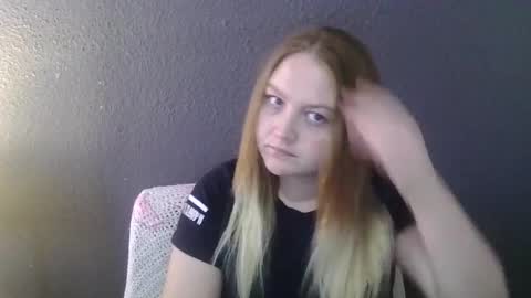 Snapshot of phatassblond chatting on February 28, 5:26 pm PhatAssBlond online show from February 28, 5:26 pm