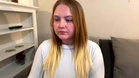 Snapshot of phatassblond chatting on February 15, 3:39 pm PhatAssBlond online show from February 15, 3:39 pm