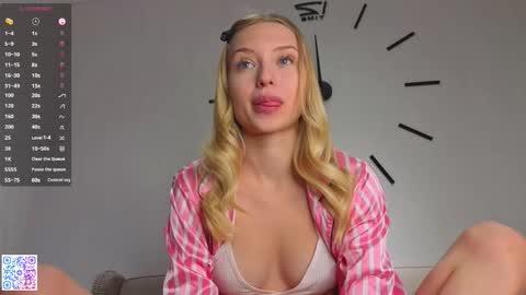 Emilia online show from October 8, 6:34 pm