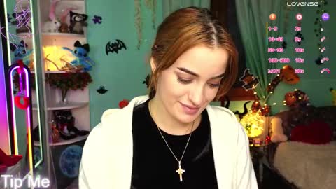 Snapshot of phoenixlunar chatting on October 26, 3:29 pm Selena online show from October 26, 3:29 pm