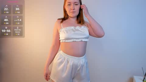 Leila online show from January 4, 5:05 pm