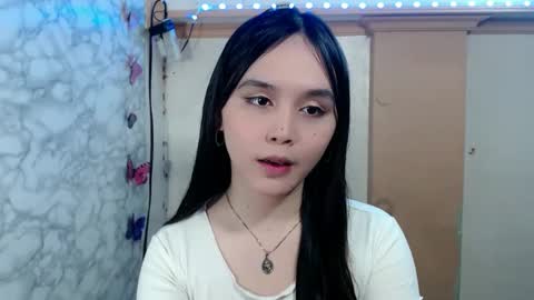 Ms Pia online show from April 23, 5:15 pm