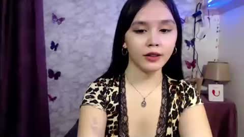 Ms Pia online show from April 5, 11:42 am