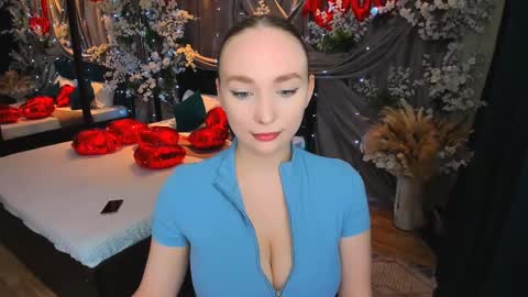 Snapshot of pieceofinspiration chatting on February 21, 4:37 pm Emelie online show from February 21, 4:37 pm