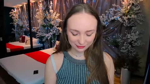 Snapshot of pieceofinspiration chatting on December 17, 8:23 am Emelie online show from December 17, 8:23 am