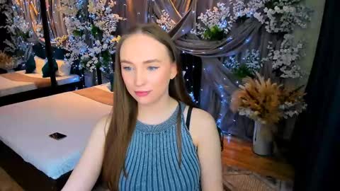 Snapshot of pieceofinspiration chatting on March 3, 4:10 pm Emelie online show from March 3, 4:10 pm
