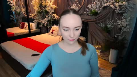 Snapshot of pieceofinspiration chatting on January 22, 10:07 am Emelie online show from January 22, 10:07 am