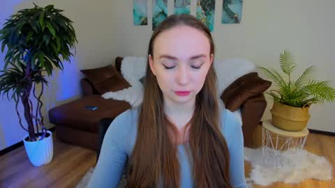 Snapshot of pieceofinspiration chatting on February 7, 4:27 am Emelie online show from February 7, 4:27 am