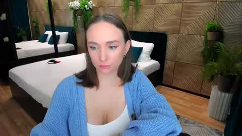 Snapshot of pieceofinspiration chatting on October 9, 10:41 am Emelie online show from October 9, 10:41 am