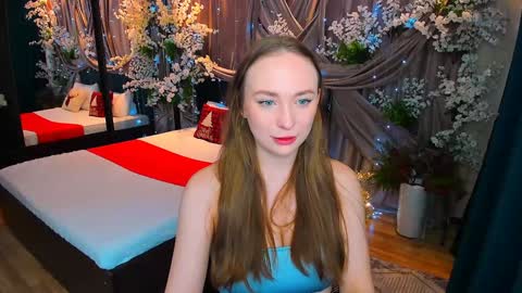 Snapshot of pieceofinspiration chatting on January 13, 10:14 am Emelie online show from January 13, 10:14 am