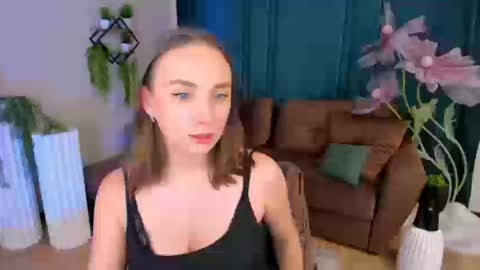 Snapshot of pieceofinspiration chatting on September 22, 10:24 am Emelie online show from September 22, 10:24 am