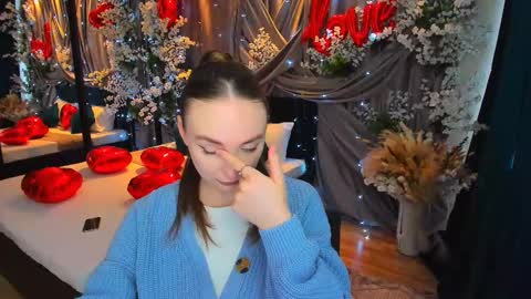 Snapshot of pieceofinspiration chatting on February 16, 10:21 am Emelie online show from February 16, 10:21 am