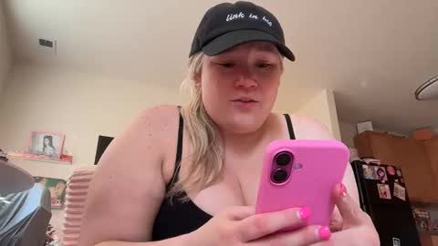 Piggy Rose online show from May 4, 10:13 pm