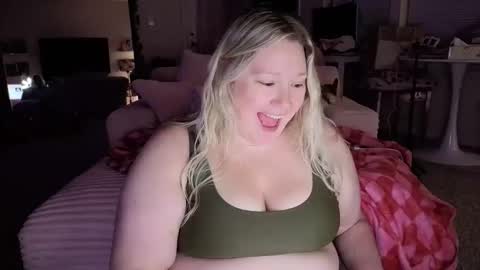 Piggy Rose online show from May 21, 1:03 am