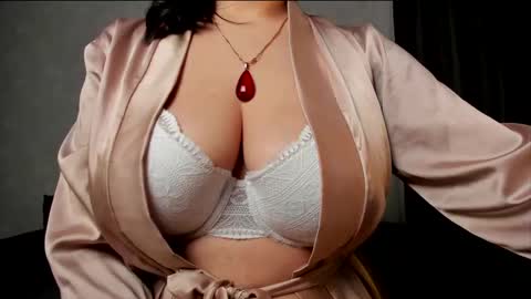 PikaNikaAh online show from December 9, 9:27 pm