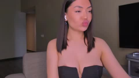 PikaNikaAh online show from April 26, 1:53 pm