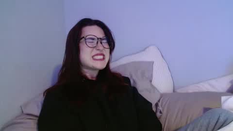 Snapshot of pillogoddess chatting on October 19, 8:38 am PilloGoddess online show from October 19, 8:38 am