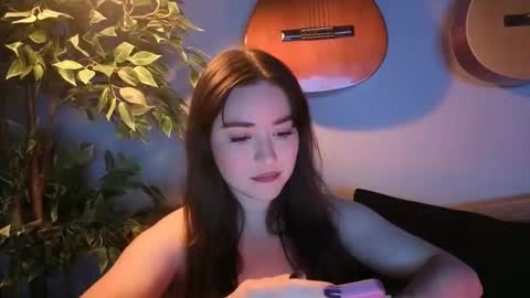 PilloGoddess online show from April 29, 8:28 am