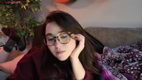 PilloGoddess online show from March 12, 11:46 am