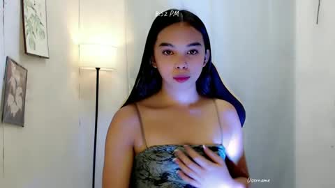Snapshot of pinay_heart chatting on January 23, 4:52 am heart online show from January 23, 4:52 am