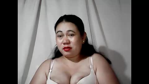 pinaymama12345 online show from April 4, 10:52 pm